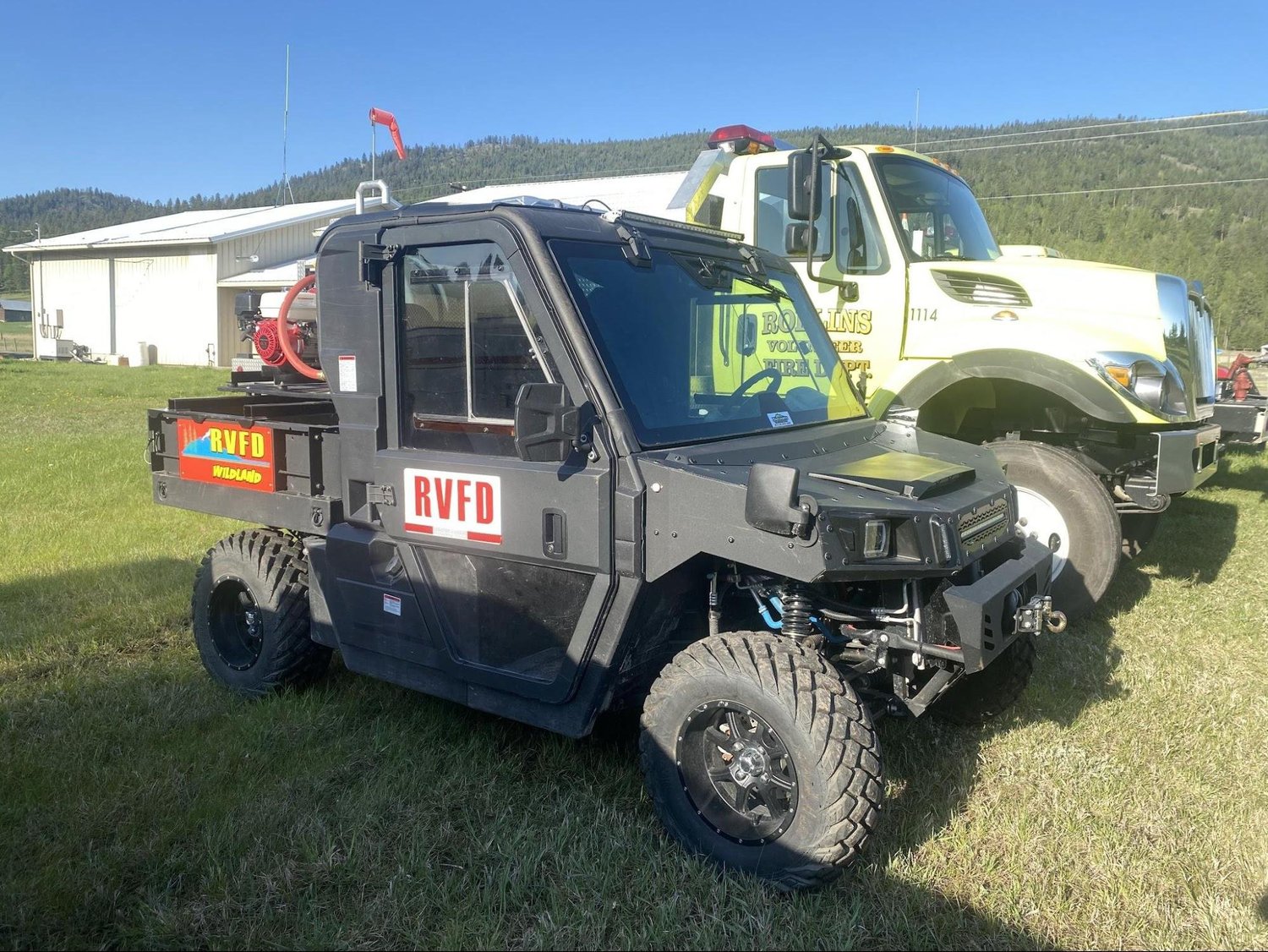 Wildland side-by-side utility vehicle